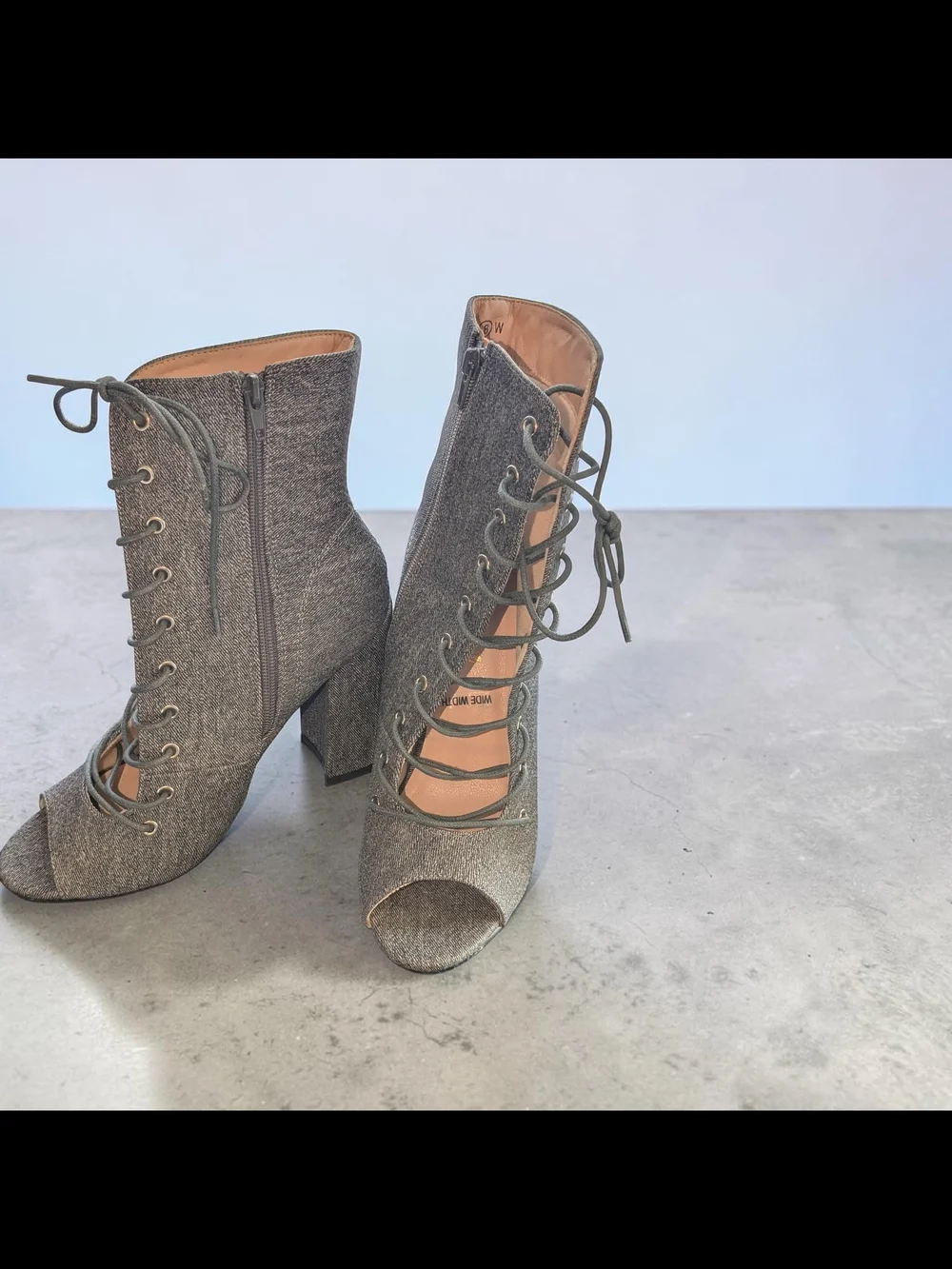 Chase + Chloe Gray Lace-Up Peep-Toe Block Heel Ankle Boots - Picture 1 of 1